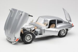 Jaguar E-Type Series 1 Сребрист Bburago 1:18 3018-M2 Метал — снимка 2 от 8