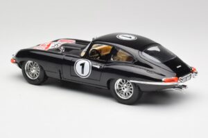 Jaguar E-Type Series 1 #1 British Racing Green Bburago 1:18 3018-M3 Метал — снимка 7 от 8