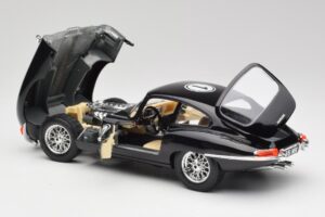 Jaguar E-Type Series 1 #1 British Racing Green Bburago 1:18 3018-M3 Метал — снимка 5 от 8
