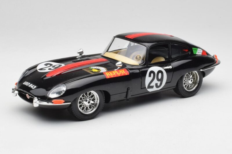 Jaguar E-Type #29 Черен Bburago 1:18 3018-M4 Метал