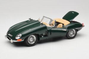Jaguar E-Type Series 1 Roadster Зелен Bburago 1:18 3018-M5 Метал — снимка 2 от 8