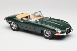 Jaguar E-Type Series 1 Roadster Зелен Bburago 1:18 3018-M5 Метал — снимка 6 от 8