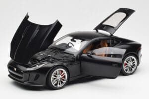 Jaguar F-Type R X152 Мат Черен AUTOart 1:18 73652 Композит — снимка 2 от 8