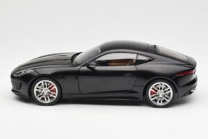 Jaguar F-Type R X152 Мат Черен AUTOart 1:18 73652 Композит — снимка 4 от 8