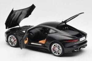 Jaguar F-Type R X152 Мат Черен AUTOart 1:18 73652 Композит — снимка 5 от 8