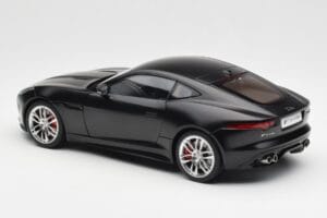 Jaguar F-Type R X152 Мат Черен AUTOart 1:18 73652 Композит — снимка 7 от 8