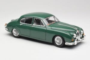 Jaguar Mark II British Racing Зелен & Синьо Интериор Maisto 1:18 59001 Метал — снимка 6 от 8