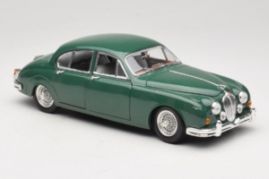 Jaguar Mark II Зелен Tchibo 1:18 49420 Метал — снимка 6 от 8