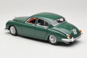 Jaguar Mark II Зелен Tchibo 1:18 49420 Метал — снимка 7 от 8