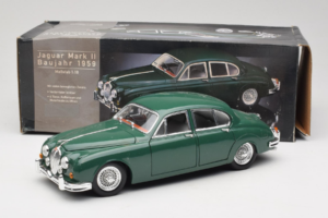 Jaguar Mark II Зелен Tchibo 1:18 49420 Метал — снимка 8 от 8