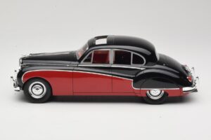 Jaguar Mk VIII Черен & Тъмночервен BoS Models 1:18 BOS408 Смола — снимка 3 от 6