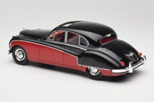 Jaguar Mk VIII Черен & Тъмночервен BoS Models 1:18 BOS408 Смола — снимка 5 от 6