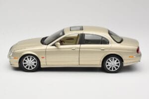 Jaguar S-Type X200 Бронзов Maisto 1:18 50332 Метал — снимка 4 от 8