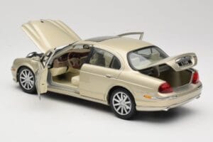 Jaguar S-Type X200 Бронзов Maisto 1:18 50332 Метал — снимка 5 от 8
