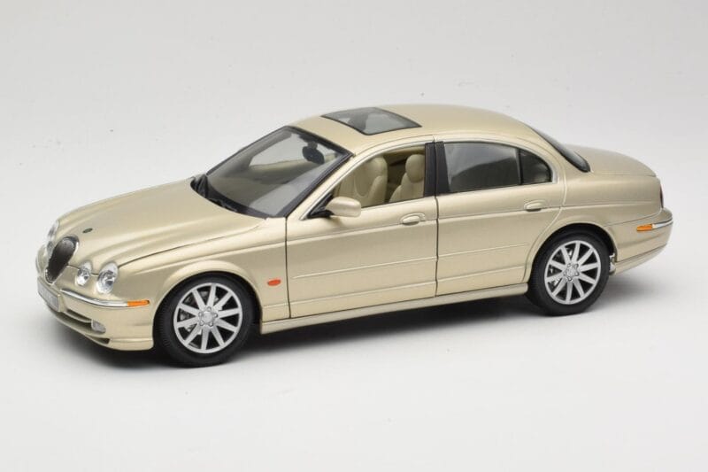 Jaguar S-Type X200 Бронзов Maisto 1:18 50332 Метал