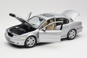 Jaguar X-Type Сребрист Maisto 1:18 7271328 Метал — снимка 2 от 8