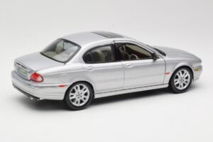 Jaguar X-Type Сребрист Maisto 1:18 7271328 Метал — снимка 3 от 8