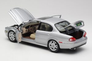 Jaguar X-Type Сребрист Maisto 1:18 7271328 Метал — снимка 5 от 8