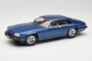 Jaguar XJ-S Син Road Signature 1:18 92658 Метал