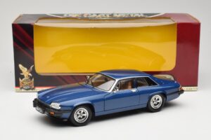 Jaguar XJ-S Син Road Signature 1:18 92658 Метал — снимка 8 от 8
