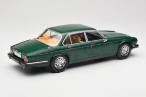 Jaguar XJ Series III Тъмнозелен MCG 1:18 MCG18175 Метал — снимка 2 от 6