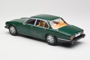 Jaguar XJ Series III Тъмнозелен MCG 1:18 MCG18175 Метал — снимка 5 от 6