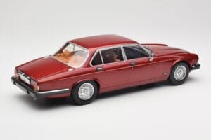Jaguar XJ Series III Metallic Dark Red MCG 1:18 MCG18176 Метал — снимка 2 от 6