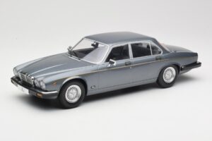Jaguar XJ Series III Metallic Grey MCG 1:18 MCG18177 Метал