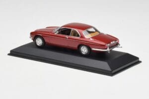 Jaguar XJ12 Coupe Regency Червен Minichamps 1:43 400130461 Метал — снимка 3 от 4