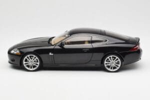 Jaguar XK-R X150 Midnight Черен AUTOart 1:18 73632 Метал — снимка 4 от 8