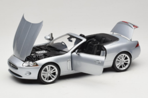 Jaguar XK X150 Кабриолет Сребрист Minichamps 1:18 150130531 Метал — снимка 2 от 8