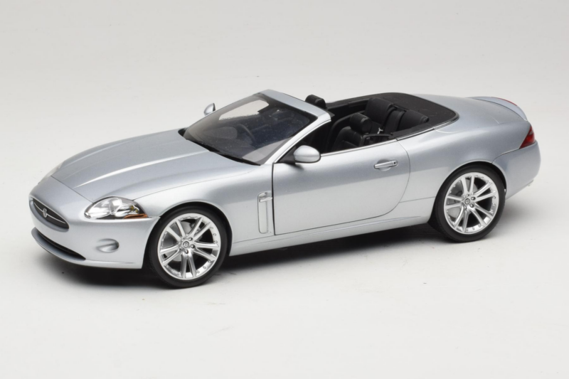 Jaguar XK X150 Кабриолет Сребрист Minichamps 1:18 150130531 Метал