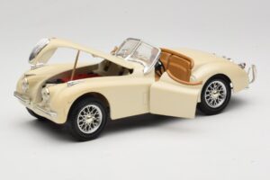 Jaguar XK120 Бял Eduscho 1:18 7482-1HTH Метал — снимка 2 от 8