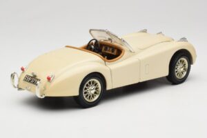 Jaguar XK120 Бял Eduscho 1:18 7482-1HTH Метал — снимка 3 от 8