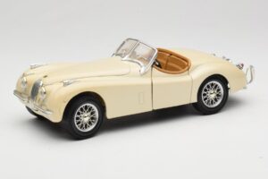 Jaguar XK120 Бял Eduscho 1:18 7482-1HTH Метал