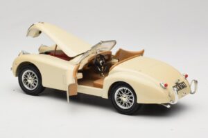 Jaguar XK120 Бял Eduscho 1:18 7482-1HTH Метал — снимка 5 от 8
