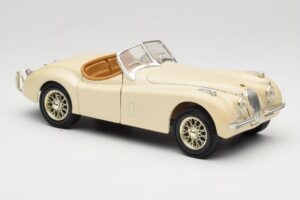 Jaguar XK120 Бял Eduscho 1:18 7482-1HTH Метал — снимка 6 от 8