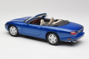 Jaguar XK8 X100 Кабриолет Azure Син Maisto 1:18 50286 Метал — снимка 7 от 8