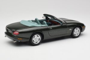 Jaguar XK8 X100 Кабриолет British Racing Зелен Maisto 1:18 50285 Метал — снимка 3 от 8