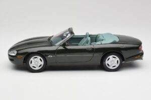 Jaguar XK8 X100 Кабриолет British Racing Зелен Maisto 1:18 50285 Метал — снимка 4 от 8