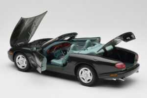 Jaguar XK8 X100 Кабриолет British Racing Зелен Maisto 1:18 50285 Метал — снимка 5 от 8