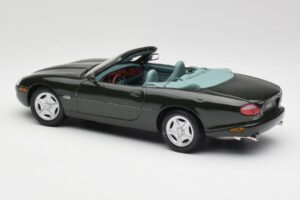 Jaguar XK8 X100 Кабриолет British Racing Зелен Maisto 1:18 50285 Метал — снимка 7 от 8