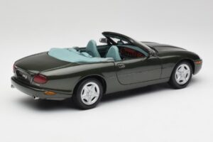 Jaguar XKR X100 Кабриолет Зелен Maisto 1:18 37800-M1 Метал — снимка 3 от 8