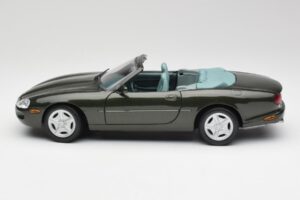 Jaguar XKR X100 Кабриолет Зелен Maisto 1:18 37800-M1 Метал — снимка 4 от 8