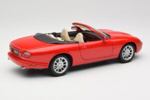 Jaguar XKR X100 Червен Maisto 1:18 50330 Метал — снимка 3 от 8