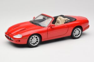 Jaguar XKR X100 Червен Maisto 1:18 50330 Метал