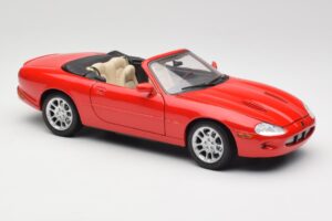 Jaguar XKR X100 Червен Maisto 1:18 50330 Метал — снимка 6 от 8