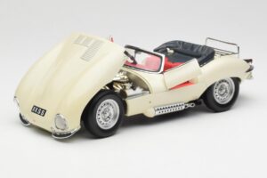 Jaguar XKSS Кремав AUTOart 1:18 73512 Метал — снимка 2 от 8
