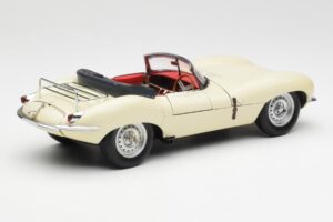 Jaguar XKSS Кремав AUTOart 1:18 73512 Метал — снимка 3 от 8