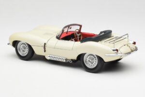 Jaguar XKSS Кремав AUTOart 1:18 73512 Метал — снимка 7 от 8